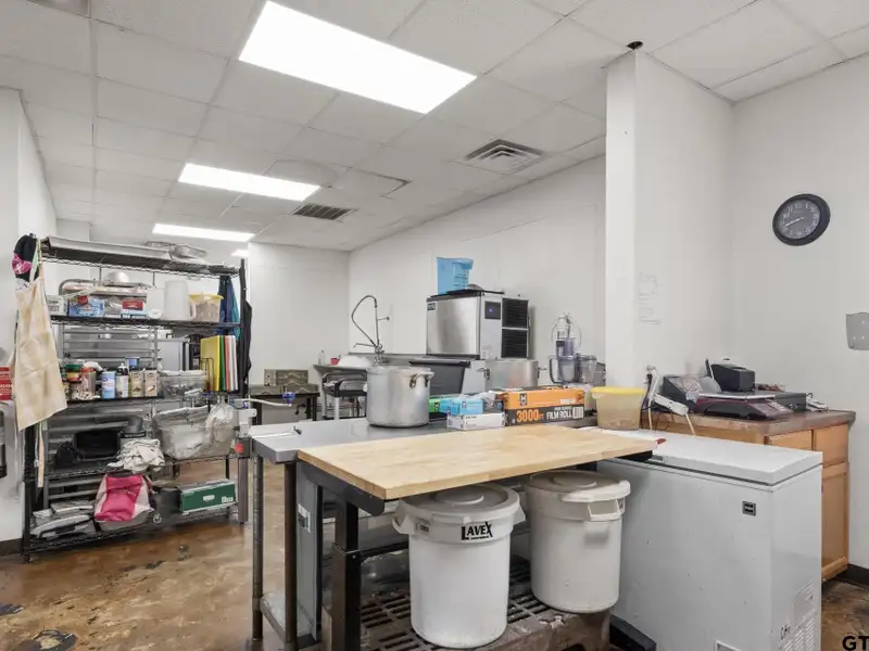 Commercial Building for Sale in Prime Location with High Visibility and Foot Traffic