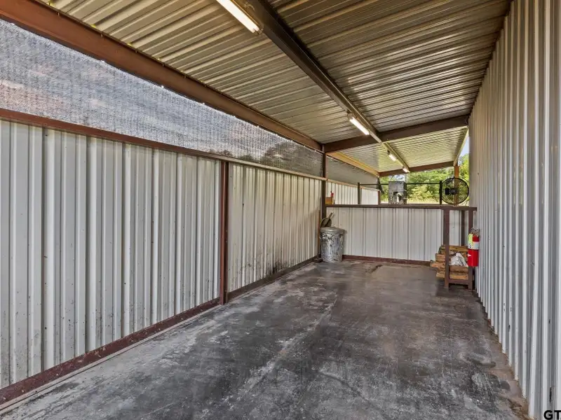 Commercial Property with 2400 Sq Ft Building on 1.168 Acres in Winnsboro, Tx