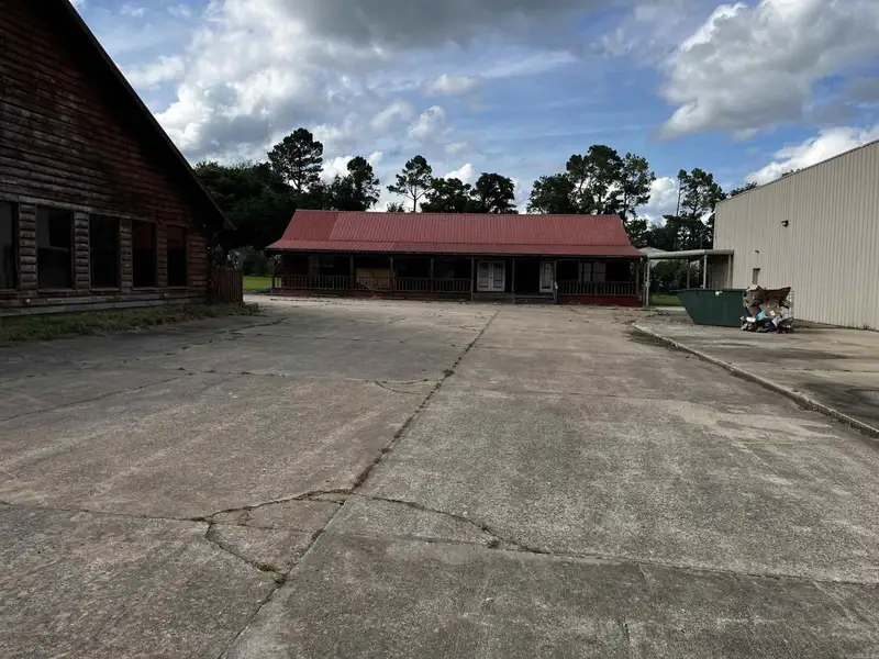 Mixed-use Building with Restaurant and Event Space Near Buffalo River