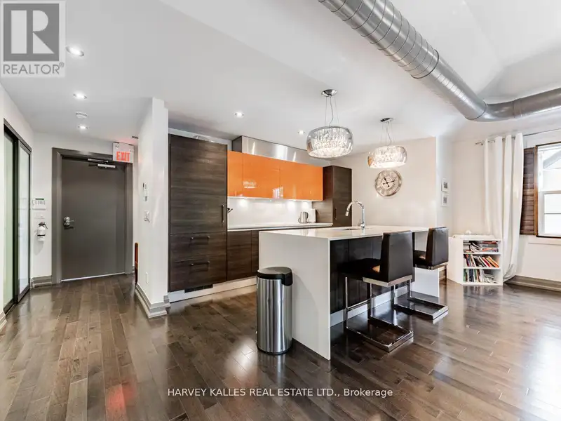 Custom Built Mixed-use Office/residential Property in Thornhill Village, 2013 Award Winner