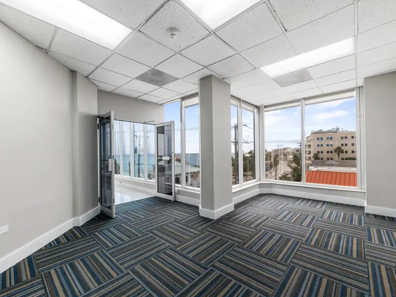 4-story Commercial Space in George Town with Ocean Views and Flexible Layout
