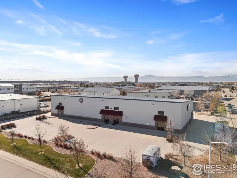 Versatile Office/warehouse in Highland Industrial Park, Windsor - Ideal for Various Business Uses