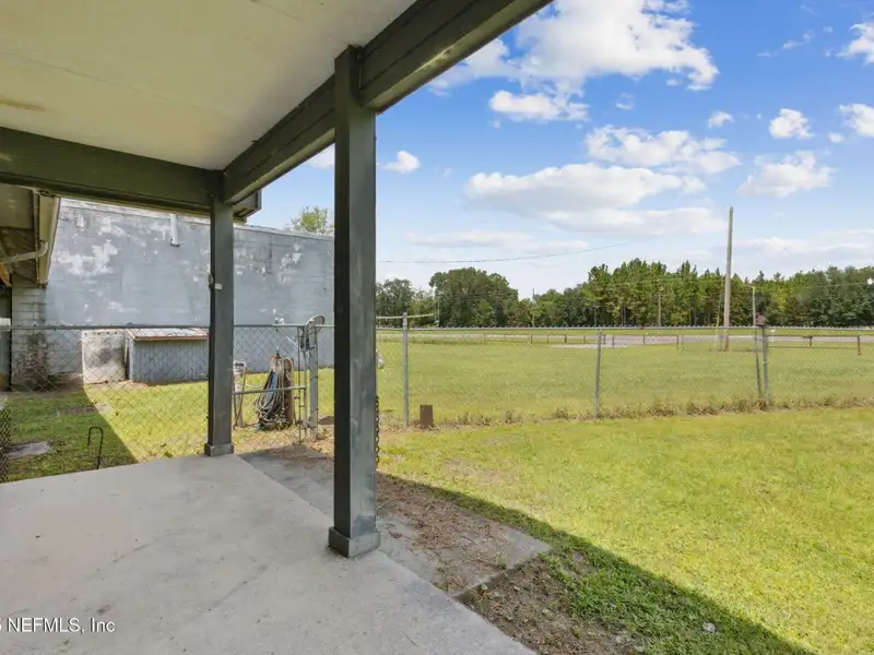 5.04-acre Mixed-use Parcel with Home and Shop in Nassau County
