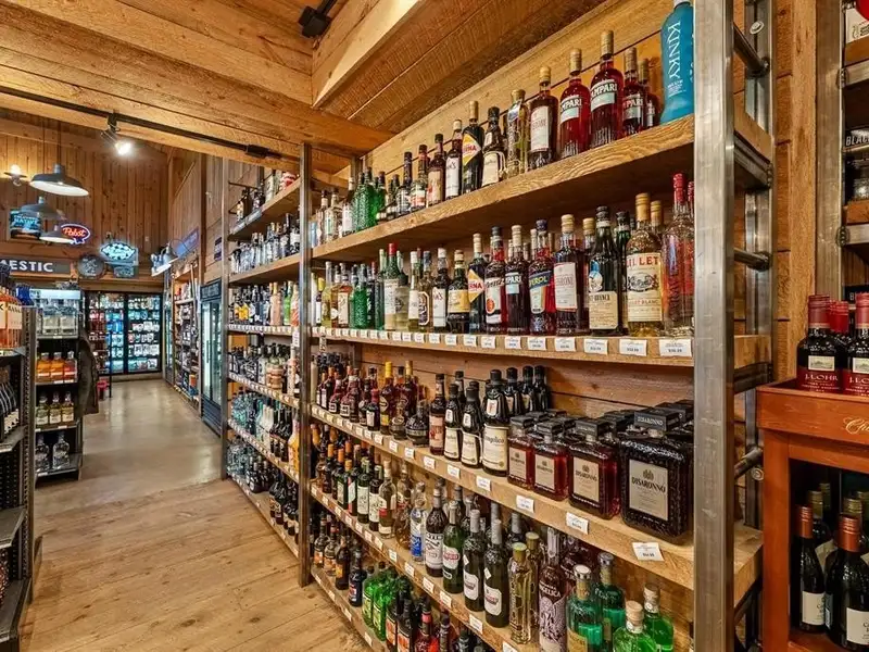 Multi-use Commercial Property with Established Tenants in Durango's Growing Market