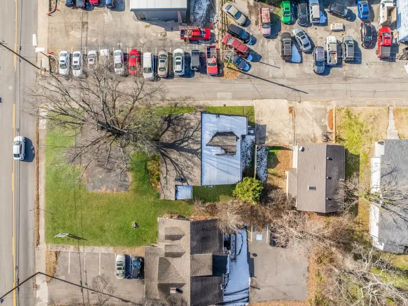 Historic Bungalow with Detached Unit on High-traffic Main St, Ideal for Commercial Use