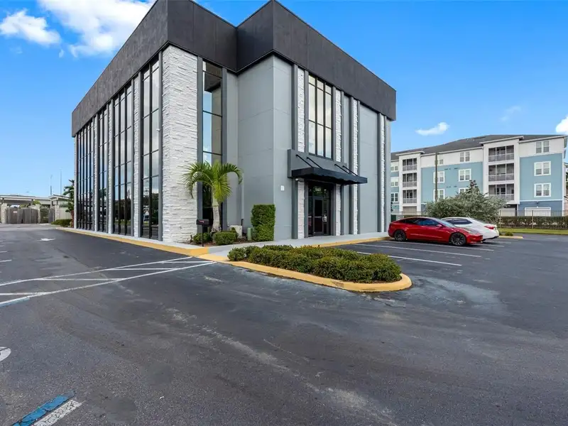 Premium Corporate Office Space with Helipad on U.s. 19 N, Clearwater