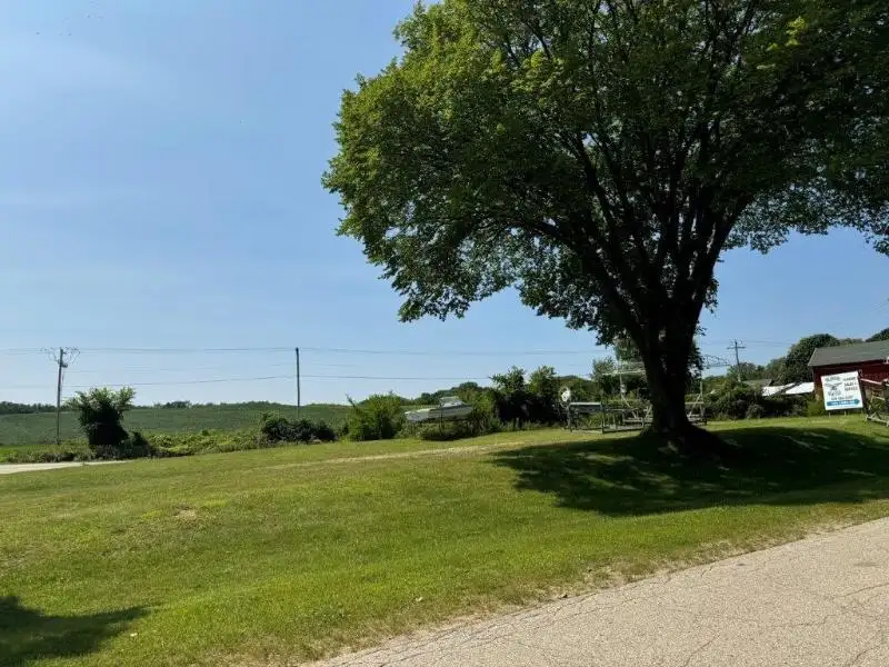 Premier Full-service Marina with 95 Slips on Rock River, Direct Lake Access