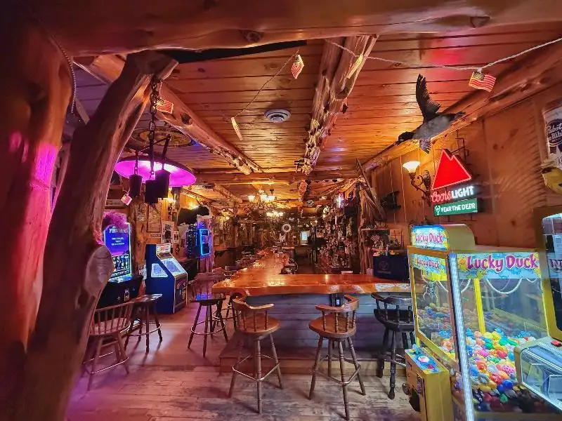 Turnkey Lodge-style Investment Opportunity in Berlin with Unique Interior and Bar