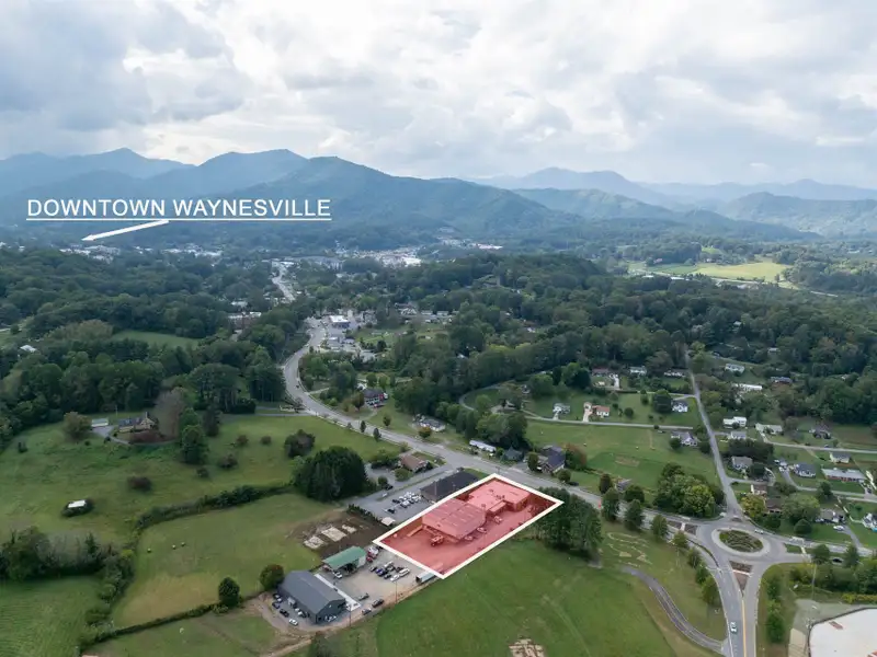 Office and Warehouse Facility in Waynesville Business Park with 9,000+ Sq. Ft.