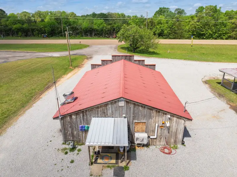 Commercial Restaurant on 3.4 Acres in Parsons, Tn with Highway Frontage and Modern Amenities