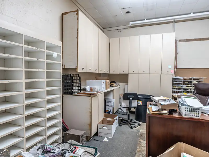 Versatile 4,200+ Sq. Ft. Commercial Building on Busy Highway with Storage and Office Space