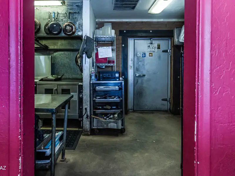 Commercial Building in Sonoita with Equipped Kitchen and Solar Panels