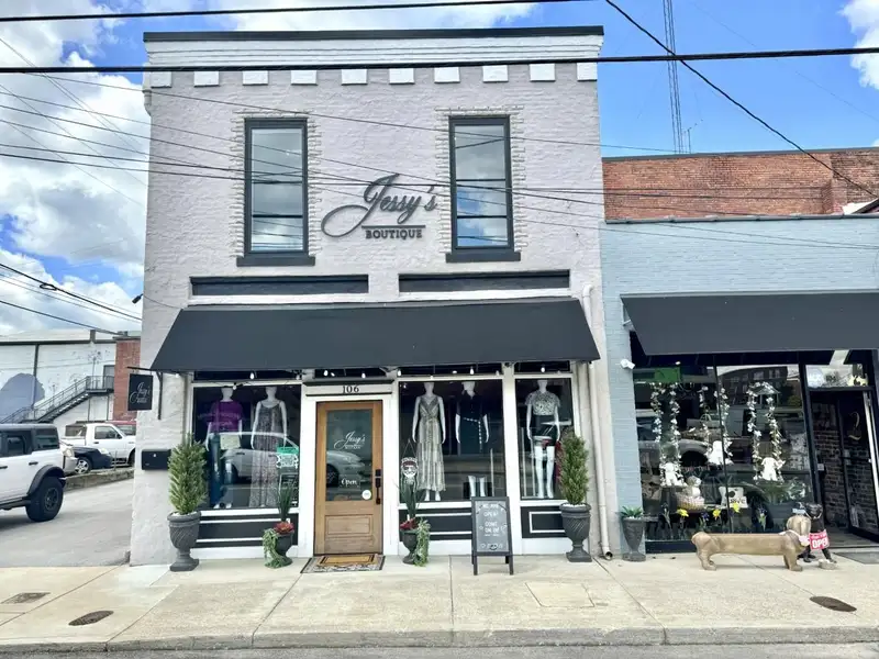 Retail Building for Sale in Downtown Lebanon - Upgraded Space with Office Area