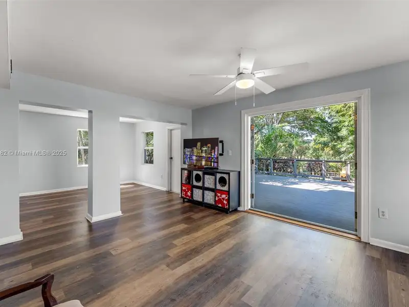 Remodeled 5-bedroom Home on 1 Acre in Redlands Near National Parks