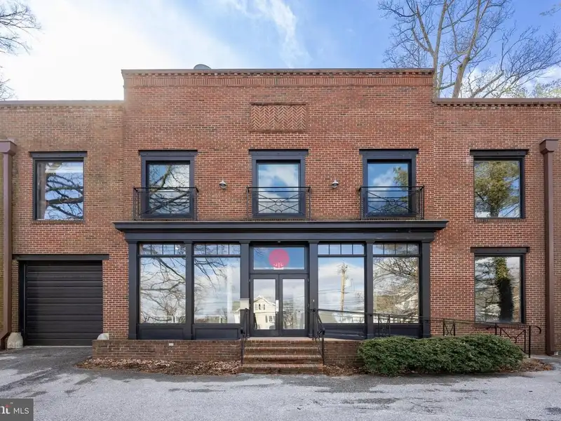 Versatile 5,775 Sf Office Building in Wayne, Pa with Modern Finishes and Executive Suite