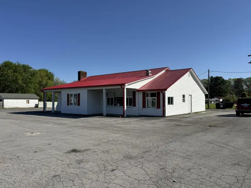 Established Family Restaurant with Drive-thru Near Lake Cumberland Marina