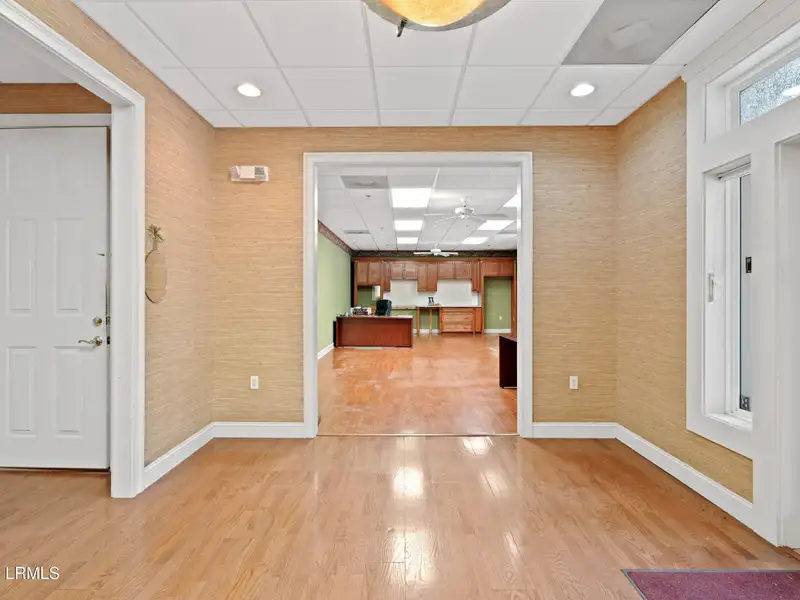 Multi-use Building with Long-term Tenant and Warehouse/office Space in Prime Location
