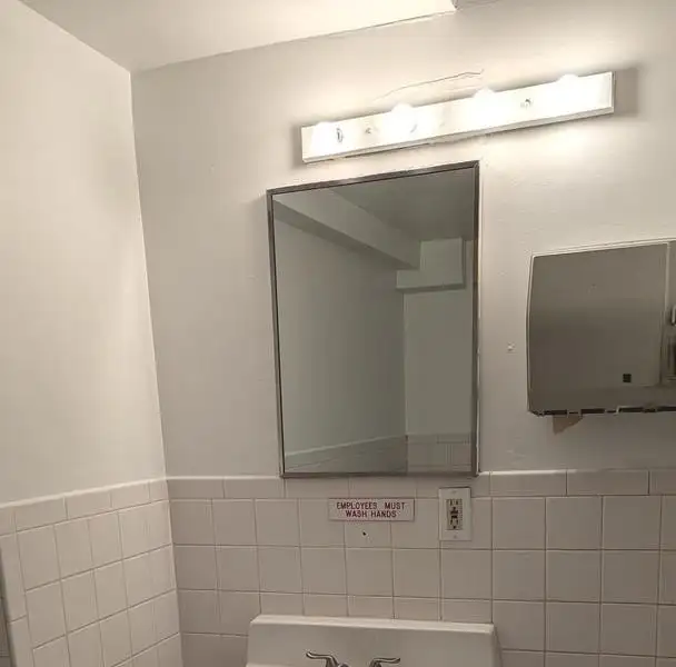 Ground Floor Retail Space for Lease in Logan Circle/shaw - 730 Sf