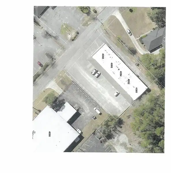 Multi-tenant Office Building in Skyline Area with Steady Rental Income