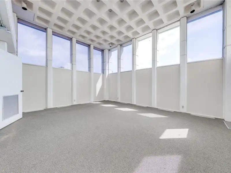 Versatile Office Building in Downtown Kissimmee with Multiple Entrances and Parking
