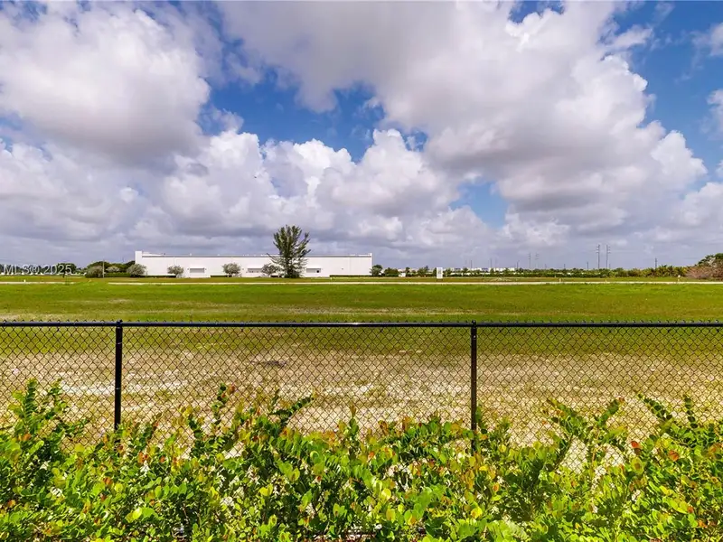 New 2,640 Sq. Ft. Warehouse in Homestead, Fl - Ideal for Storage and Business Operations