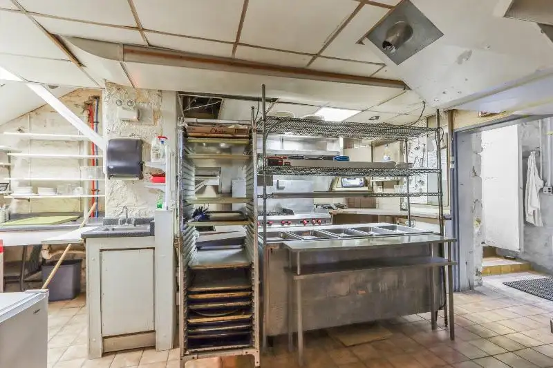 Historic Inn with Guest Suites and Motel Units in Wisconsin Dells