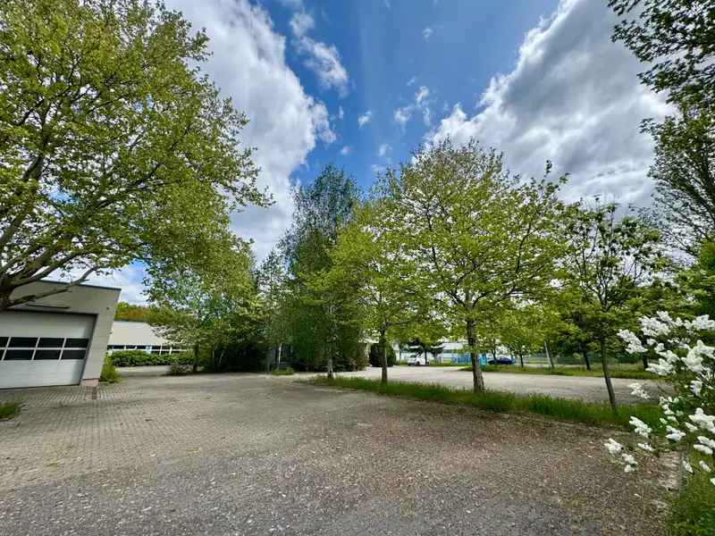Versatile Commercial Property for Sale: 6,604 M² with Production Halls and Office Space