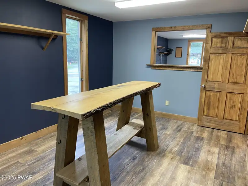 Flexible Commercial Space for Lease in High-traffic Location Near Tafton Post Office