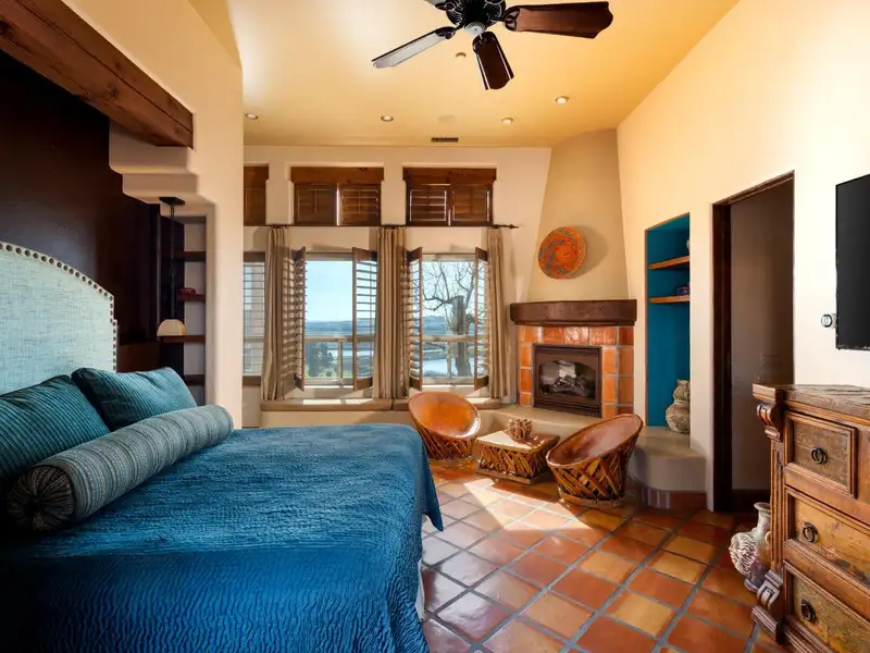 Luxury Estate with Stunning Views, Pool, Wine Cellar, and Extensive Amenities in Friant