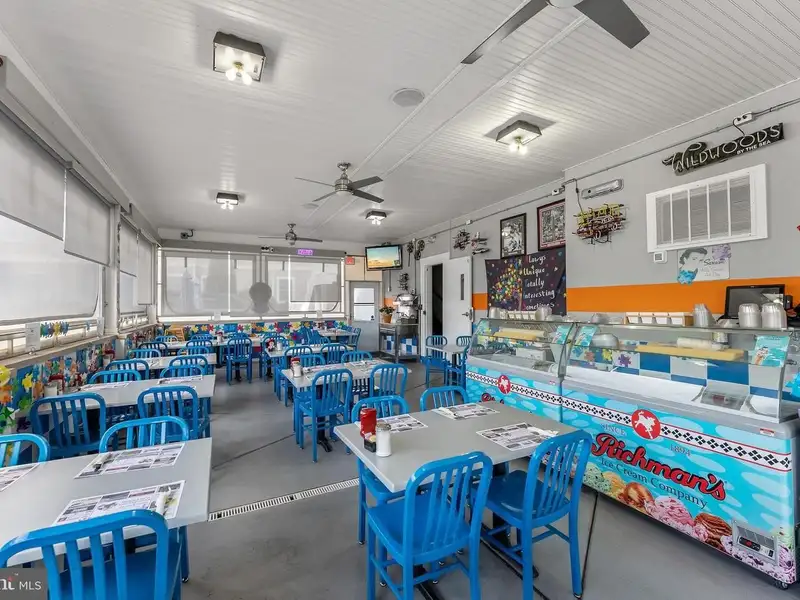 Turnkey Restaurant with Outdoor Dining and Apartment in Wildwood Crest Business District