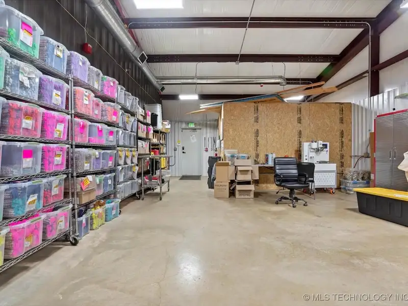 Modern Industrial Property on 9 Acres with Versatile Space and Expansion Potential