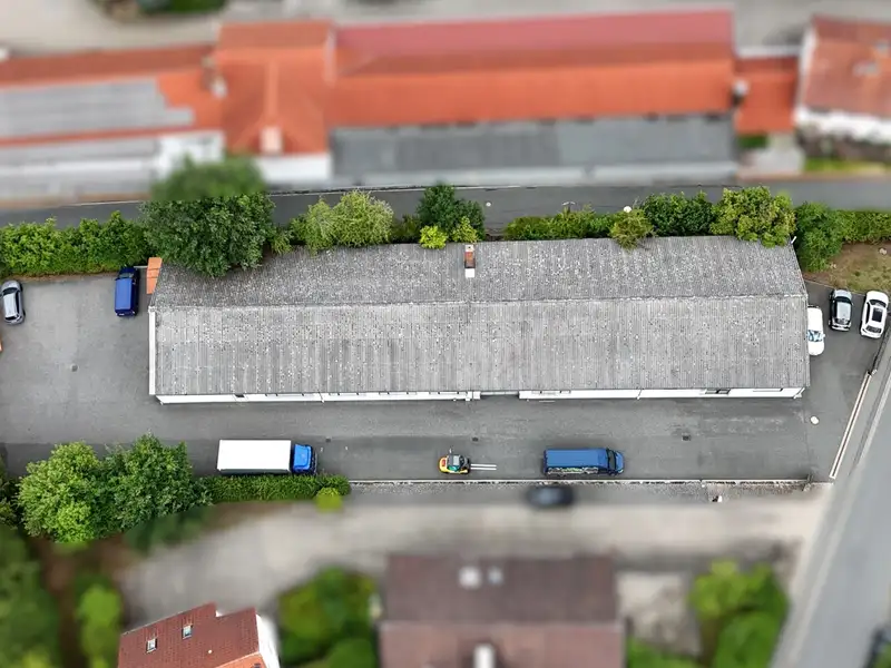 Versatile Commercial Property with Office Space in Established Town, 2,220 M² Lot