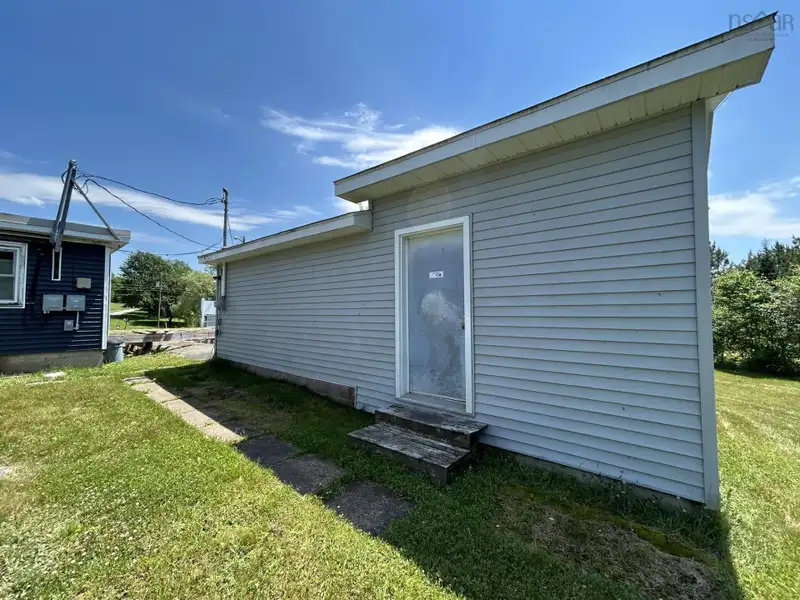 Commercial Restaurant on 1.13 Acres with General Basic Zoning in New Ross, Ns