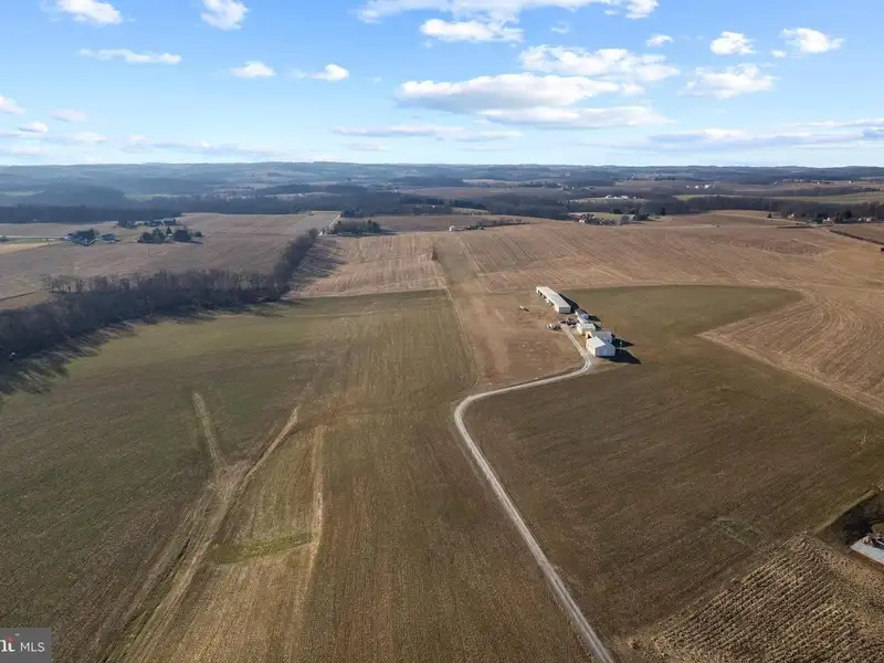 Baublitz Commercial Airport: 10 Acres with Hangars and Income Opportunities in York County, Pa