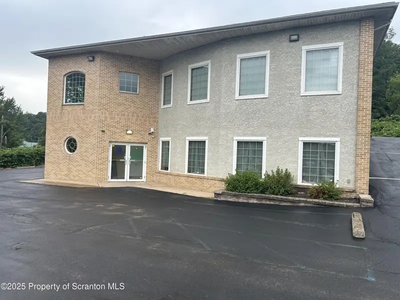Commercial Lease Opportunity in High Traffic Location, Clarks Summit