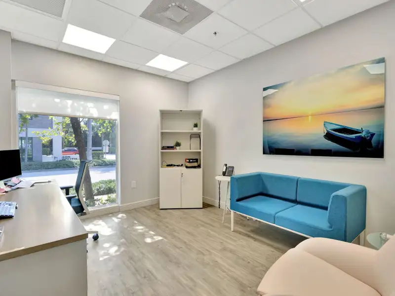Renovated 5,194 Sf Commercial Building on Federal Highway, Delray Beach