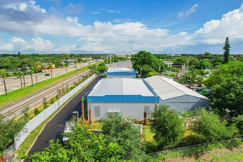 10,000 Sq Ft Warehouse Space for Lease in Pompano Beach, B-4 Commercial Zoning