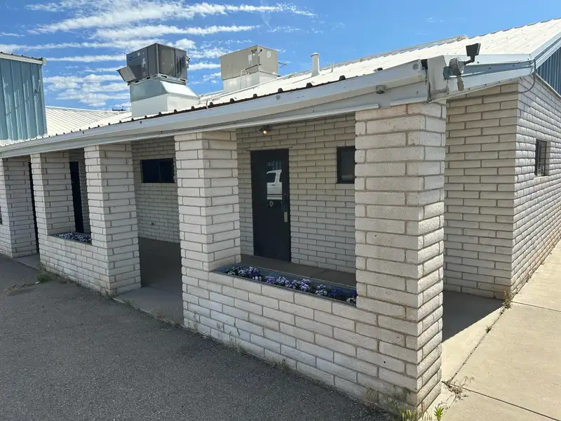 Multi-tenant Industrial Office Space for Rent in Convenient Location