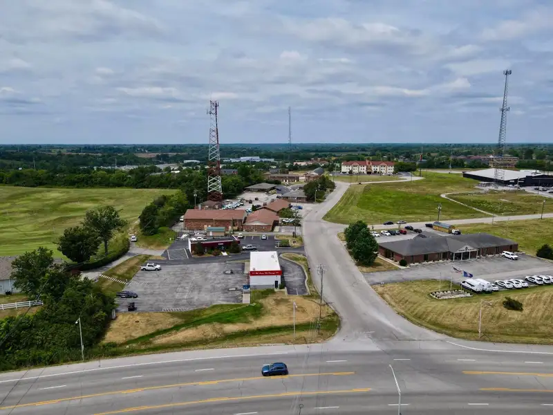 High-traffic B-3 Zoned Commercial Property on Lexington Rd. with Automotive Facility