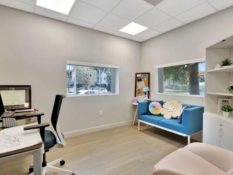 Renovated 5,194 Sf Commercial Building on Federal Highway, Delray Beach