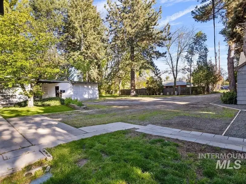 Unique Duplex and Bungalows in Boise Bench on over Half an Acre