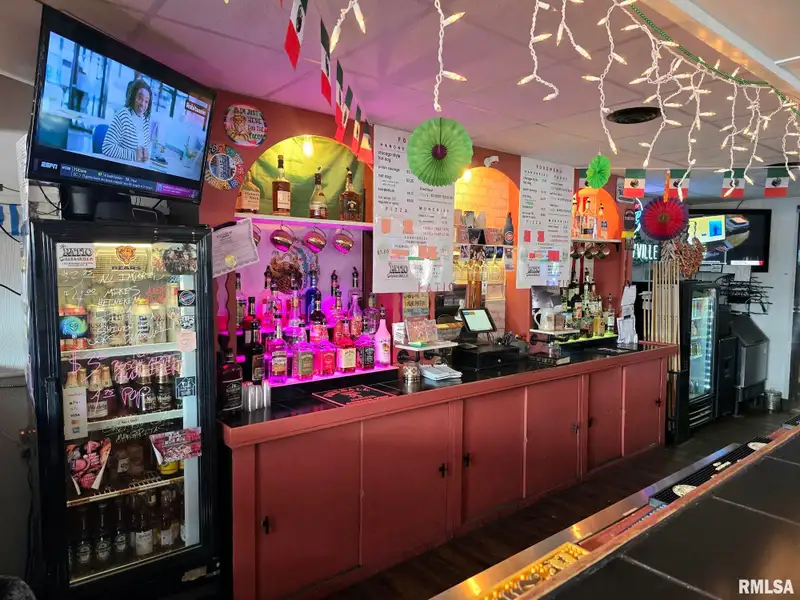 Established Bar and Grill with Outdoor Stage in Prime Location Near Factories