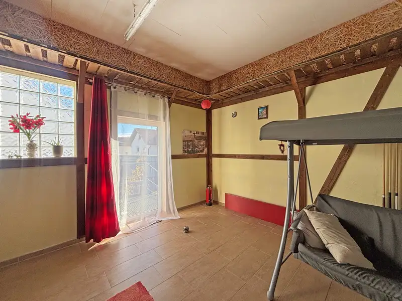 Modernized Detached House with Commercial Space in Family-friendly Location