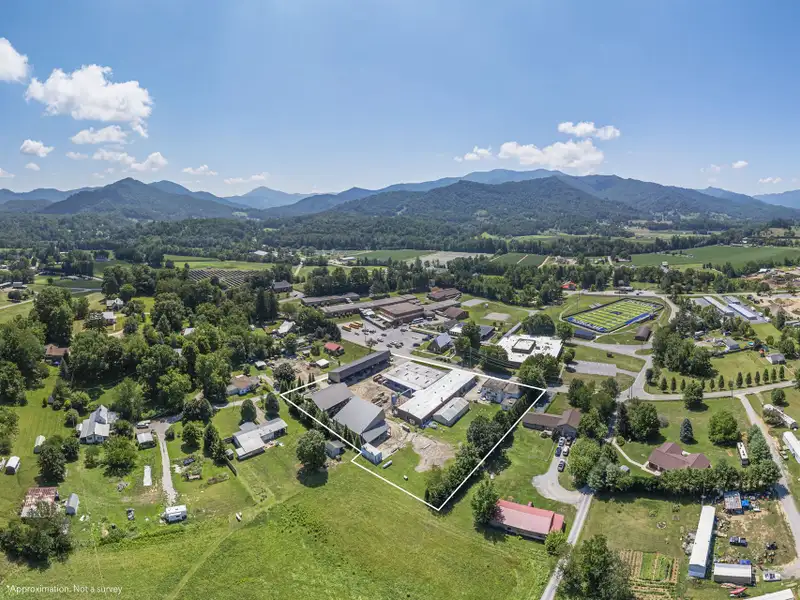 Mixed-use Industrial Property with Office, Storage, and Apartments in Bethel, Nc