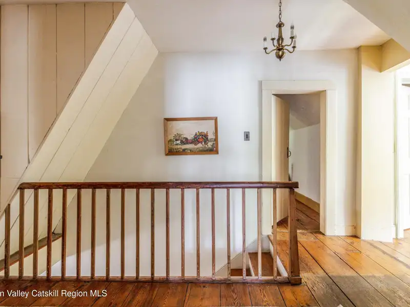 Historic Mixed-use Landmark in Kinderhook Village with Restaurant and Flexible Suites