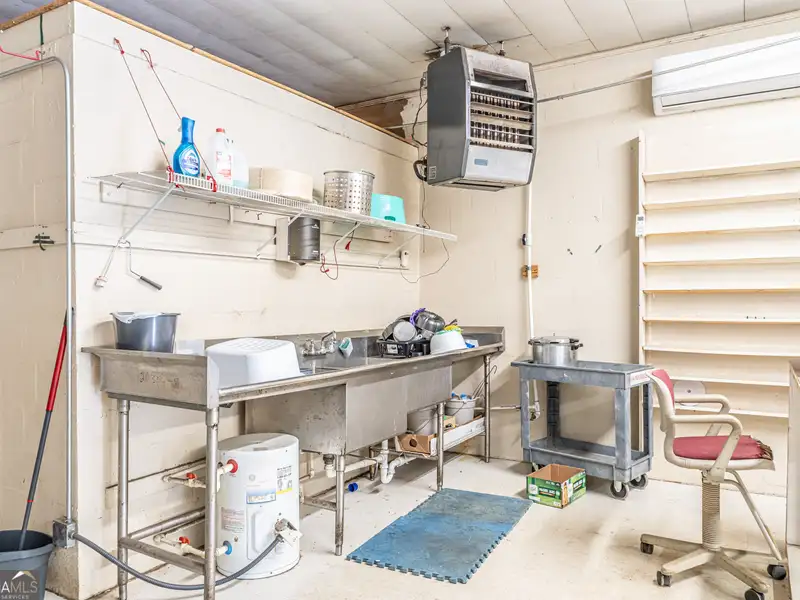 Versatile 4,200+ Sq. Ft. Commercial Building on Busy Highway with Storage and Office Space