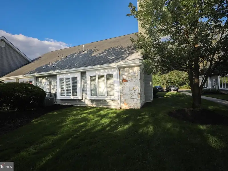Bi-level Office Condo in Washington Township Professional Campus, Turnersville, Nj