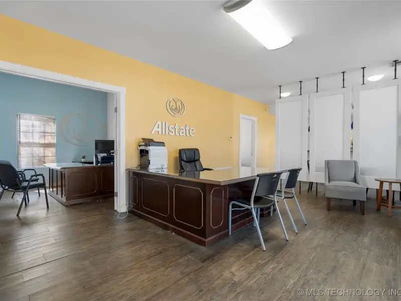 Commercial Office Space with Storage and Tenant in Growing Sapulpa, Oklahoma