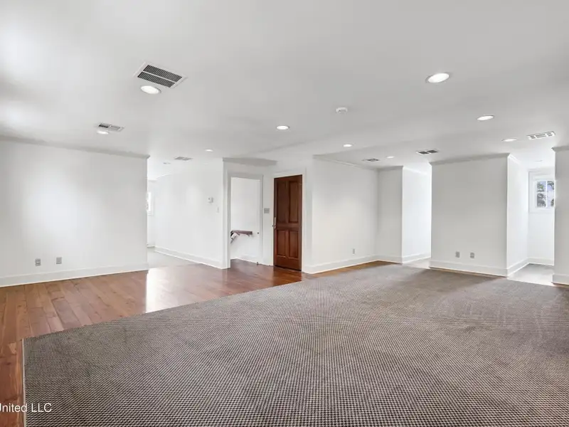 Versatile Office Space with Conference Room and Kitchen in Downtown Tunica