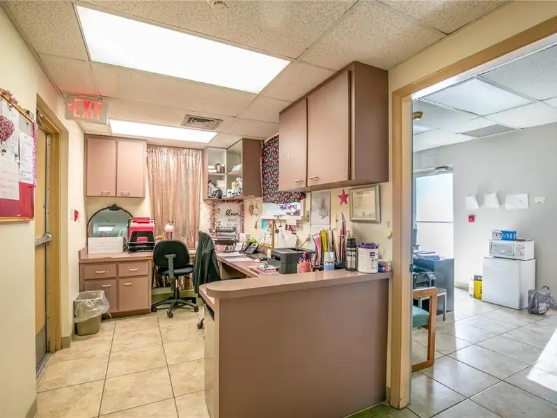 Medical Office Building for Sale in Prime Clermont Location with Ample Parking